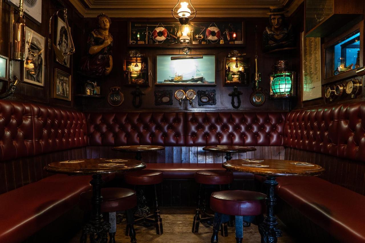 The Olde Ship Inn Seahouses Bagian luar foto