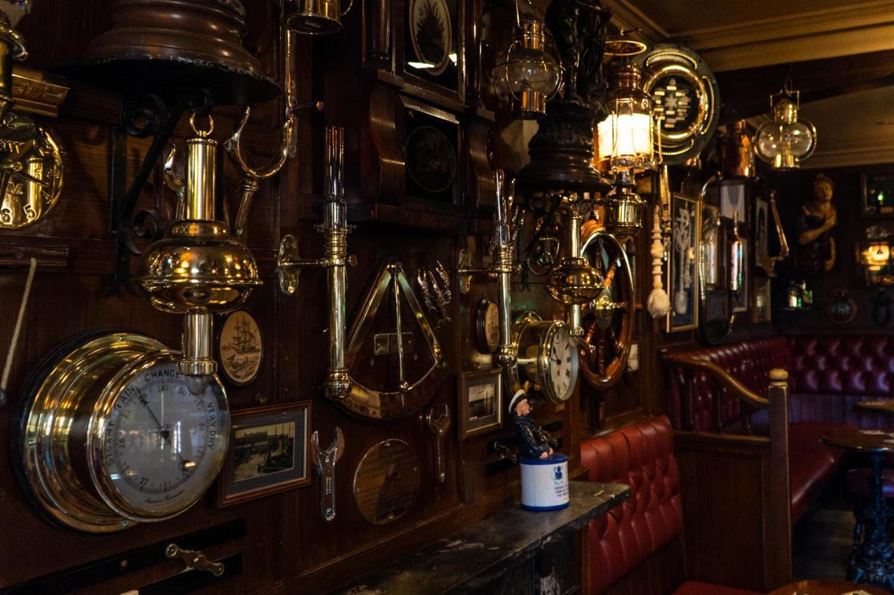 The Olde Ship Inn Seahouses Bagian luar foto