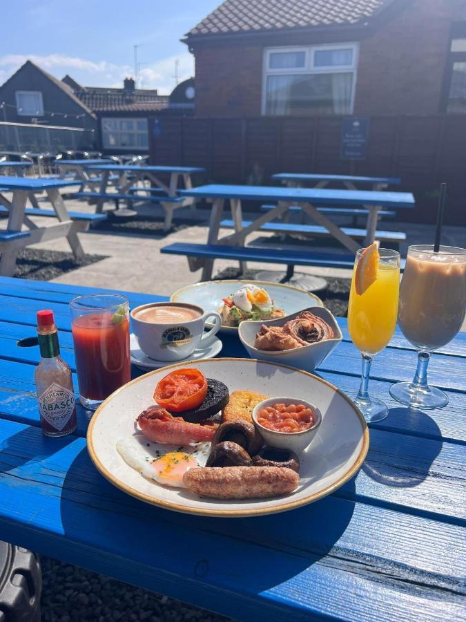 The Olde Ship Inn Seahouses Bagian luar foto